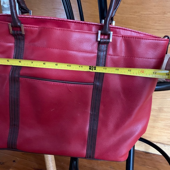 Red bag - Picture 4 of 5